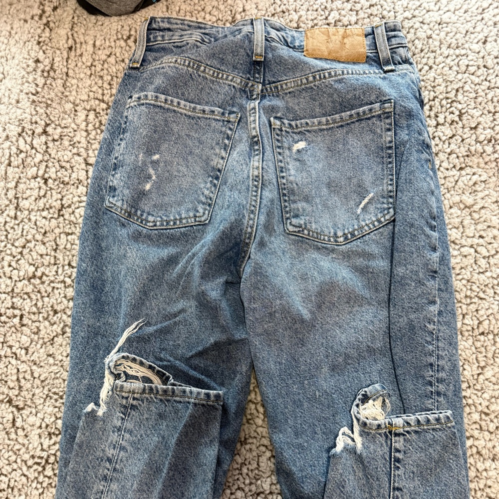 H&M Women's Straight Leg Jeans in Light Blue
